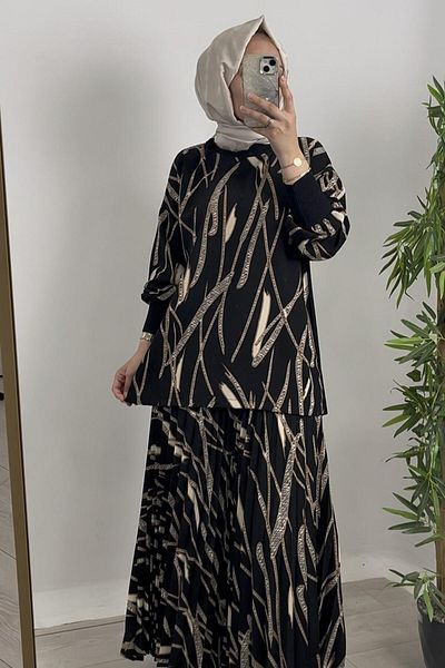 Ghisa 4457-23K طقم تنورة كريب منقوشة بتفاصيل تريكو