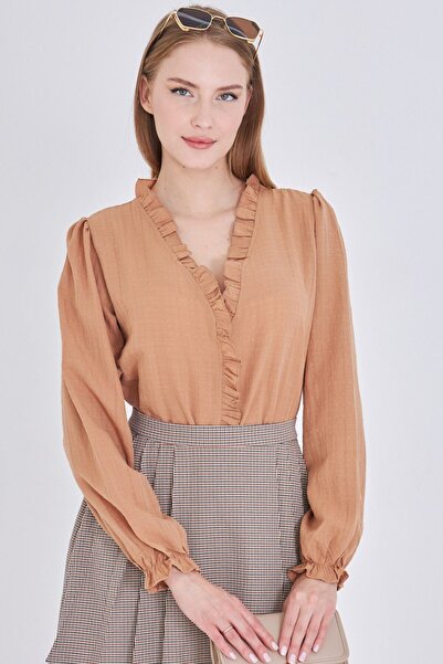 armonika Γυναικεία μακρυμάνικη μπλούζα με γιακά καμήλας και λεπτομέρεια βολάν μπροστά με ελαστικά μανίκια ARM-25K001030