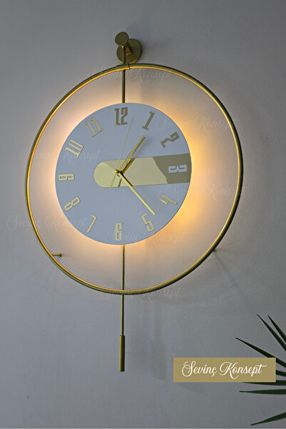 SEVİNÇ KONSEPT Led'li Gold Latin 3 Kristal (BÜYÜK BOY 50 X 75 Cm), Modern Dekoratif Sarkaçlı Metal Duvar Saati