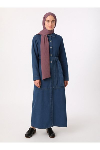 Refka Μπλε Navy Refka Τζιν Hijab Φόρεμα - Λεπτομέρεια με κουμπιά και ζώνη