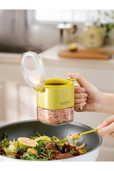 Qerhome 500ml Healthy Lead-Free Glass Moisture-Proof Spice Jar Storage Container with Spoon Asorti Color 1 Pc
