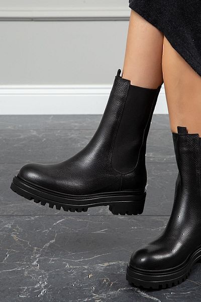 Deery Genuine Leather Black Chelsea Women's Boots