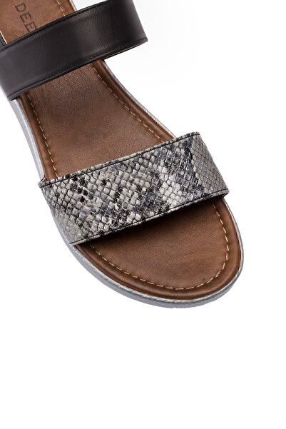 Deery Gray Women's Sandals