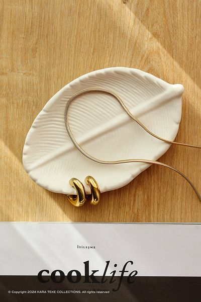 KARA TEKE COLLECTIONS Stylish, Jewelry Organizer, Decorative Concrete Leaf Patterned Plate, Gift (Beige - Off White)