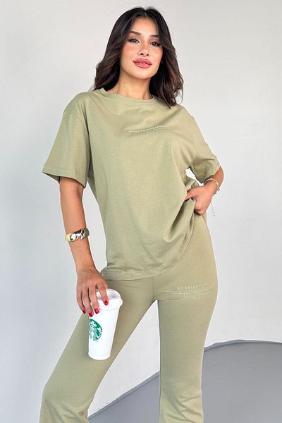 Cappmoda Tkm0040 تي شيرت مطبوع عليه حروف منقوشة باللون الأخضر الممتص للعفن، بنطلون إسباني، بدلة قماش فائقة الجودة