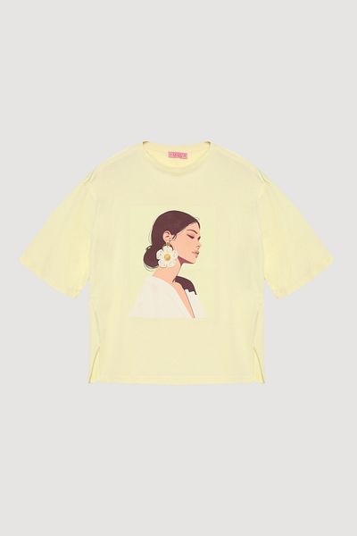 Quzu Women's Figure Printed Side Slit Oversize T-Shirt Yellow