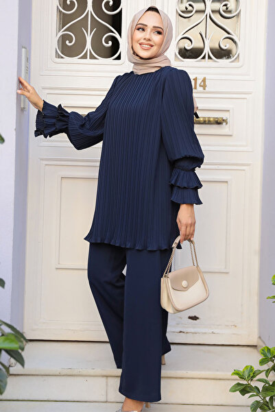 Neva Style طقم حجاب مزدوج مطوي باللون الأزرق الداكن - 17301L