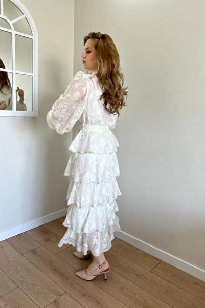 HELİS BUTİK Φόρεμα με μπεζ στρώσεις - Λεπτομέρεια βαλών και ρίγες