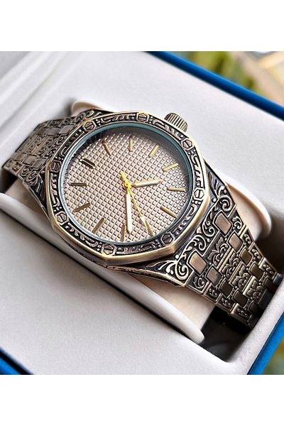 Weluxa Bronze Color Antique Case Cord Men's Wrist Watch with Motif Detail