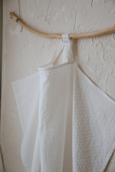 BabyKAR Breastfeeding bib with pom-poms muslin %100 cotton - white