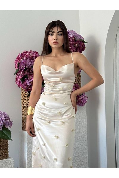 Julidress Κρεμ 3D λουλούδι με λεπτομέρεια με επένδυση Degaje γιακά Midi μήκους Premium σατέν φόρεμα
