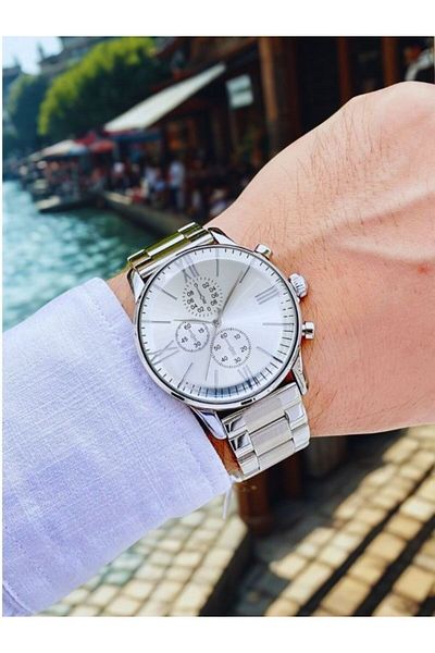 Leerybee Silver Color Steel Strap Men's Wristwatch