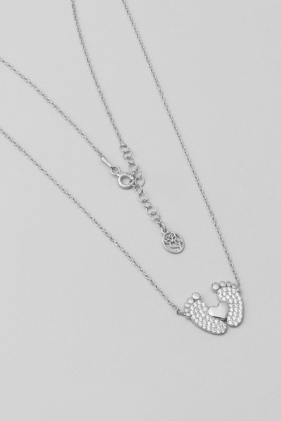 So CHIC... Ayak Figürlü 18 Ayar Beyaz Altın Kaplama 45 Cm Gümüş Anne Bebek Kolye