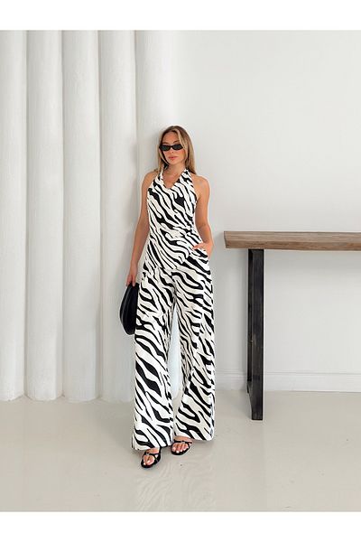 soBasic Patterned Double Peplum Model Suit