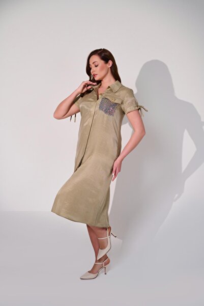 DE WHITES ΦΟΡΕΜΑ ΜΕΓΑΛΟΥ ΜΕΓΕΘΟΥΣ ΜΕ ΛΕΠΤΟΜΕΡΗ ΣΧΕΔΙΑΣΤΙΚΗ ΣΤΟΙΧΕΙΑ ΣΤΗΝ ΤΣΕΠΗ