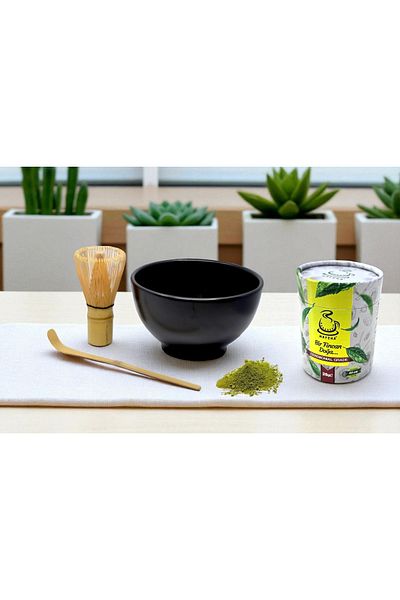 Karadeniz Matcha شاي ماتشا من الدرجة الاحتفالية، مِخفقة ماتشا من الخيزران، وعاء سيراميك، ملعقة ماتشا من الخيزران