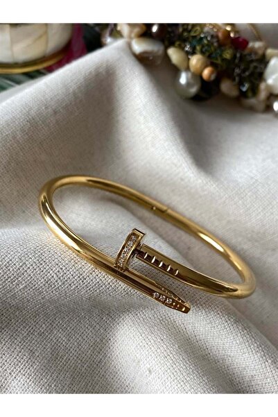 TAKITOKAAKSESUAR Steel Jewelled Nail Bracelet