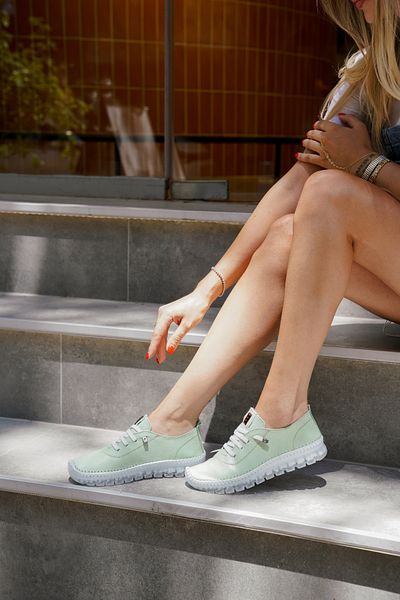 lovitto Soft Sole Inside and Outside Genuine Leather Women's Water Green Shoes