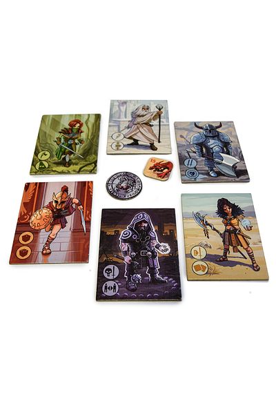 ideal STORE Karak idealSTORE Society Game, Includes 80 Catacombs, Hero Figures, Cards, Inventory Board,