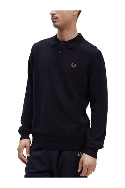Fred Perry Polo clasic.