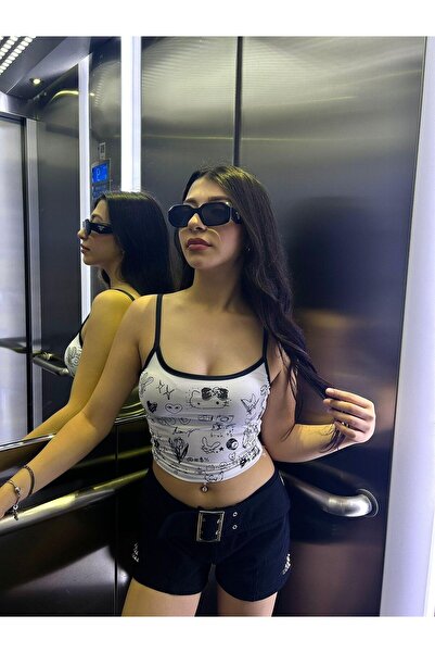 Wisevelya Hello Kitty ve Grafik Desenli Siyah Askılı Beyaz Crop