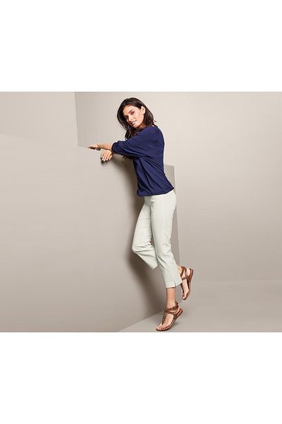 Tchibo Women Regular Fit Plain Capri Pants, White