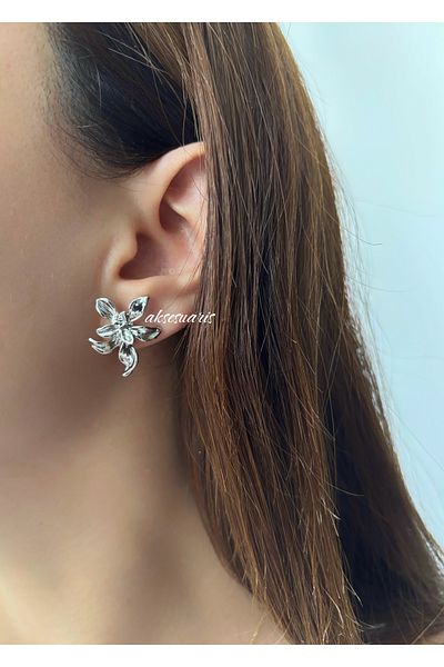aksesuaris Minimal Elegant Flower Earrings