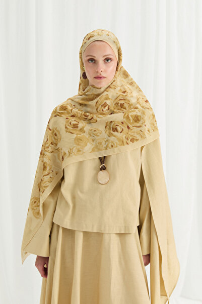 cs camellia scarf Şal Valeria din crep de mătase - galben unt