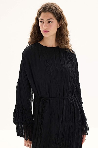 Hooopstore Μαύρο φόρεμα από σιφόν με λεπτομέρεια μανίκι