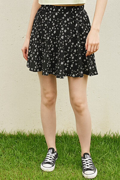 FATELLA Kadın Siyah Çiçek Desenli Mini Etek – Günlük Şık Yazlık Kadın Etek