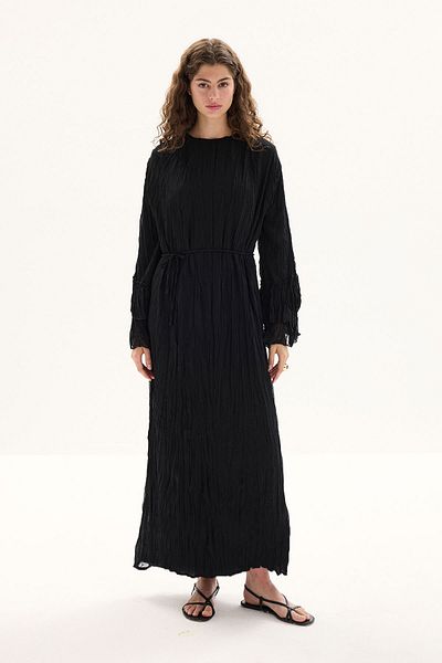 Hooopstore Μαύρο φόρεμα από σιφόν με λεπτομέρεια μανίκι