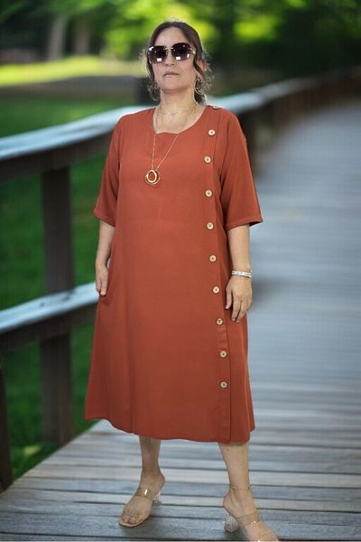 yagmurberen Yandan Wooden Button Detail Pocket Three Quarter Sleeve Cotton Viscose Plus Size Dress