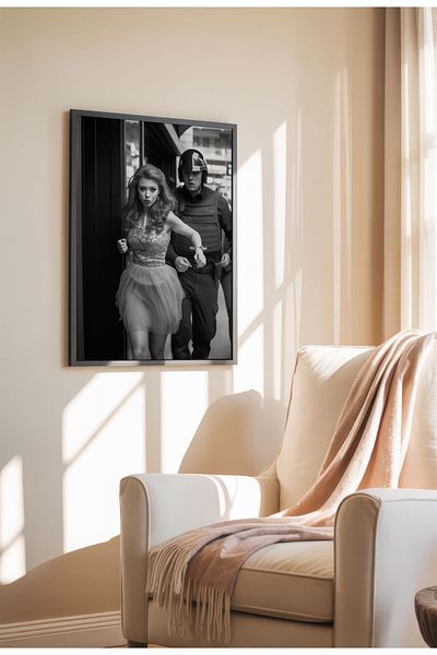 21mxm Vintage Photography Poster, Feminist Street Style, Black & White Canvas, Rebel Muse 2025