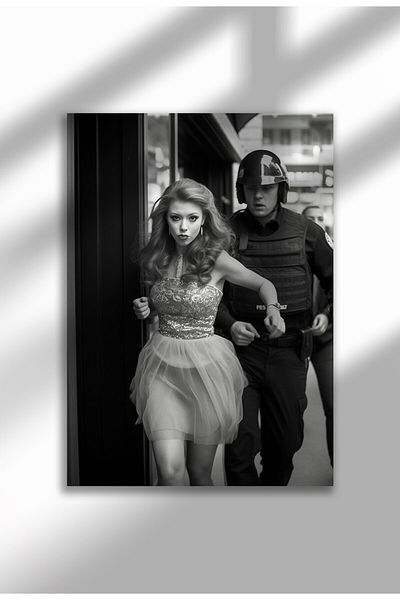 21mxm Vintage Photography Poster, Feminist Street Style, Black & White Canvas, Rebel Muse 2025