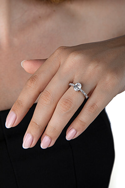 Innuendo 925 Ayar Gümüş Taşlı İnce Bantlı Oval Kesim Tektaş Yüzük