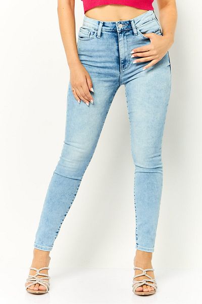 Guess Women Skinny Fit Wash Stretchable Denim, Blue