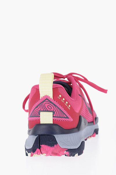 Nike Solid Color React Wildhorse Low-Top Sneakers With Contrast L