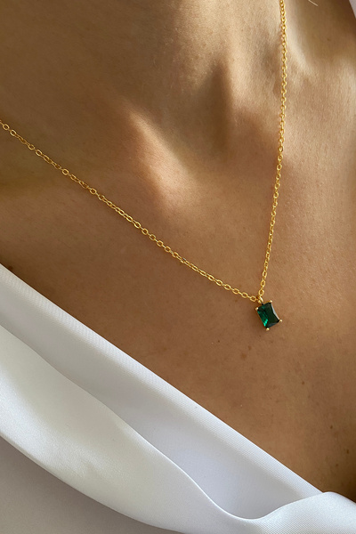 Bonnjerra Jewellery Altın Kaplama Basic Zincir Mayıs Ayı Doğum Taşı Kolye, Zirkon Baget Taşlı Zümrüt Kolye