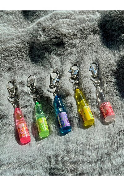 ZephiaStore Mini Soda Bottle Keychain 4cm (Random 1Pc/Choose)