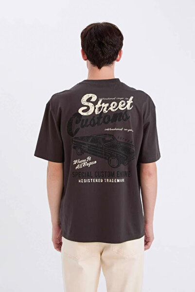 DeFacto 100% Baumwolle Boxy Fit Rundhals-T-Shirt mit Rückendruck und kurzen Ärmeln D5584AX25SP