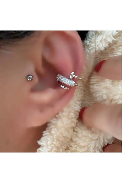 Finesa Jewelry أقراط شريحة الأظافر الحلزونية من حجر الزركون (قطعة واحدة)