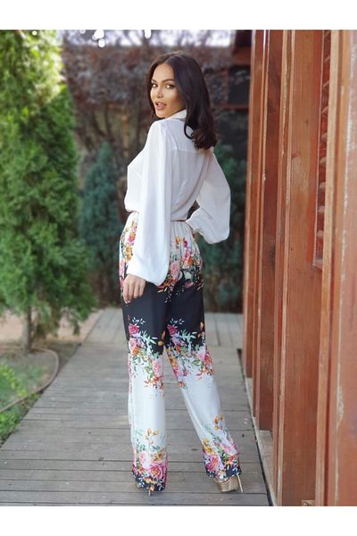 Atmosphere Fashion White triple-layered shirt with lace insert