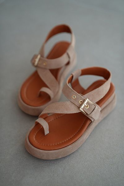 selinshoes Sandale de damă din piele naturală Flip Flops Ferny - BEIGE SUEDE