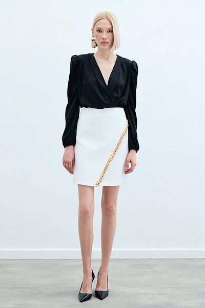 Sateen Mini Skirt with Chain Accessories - Ecru