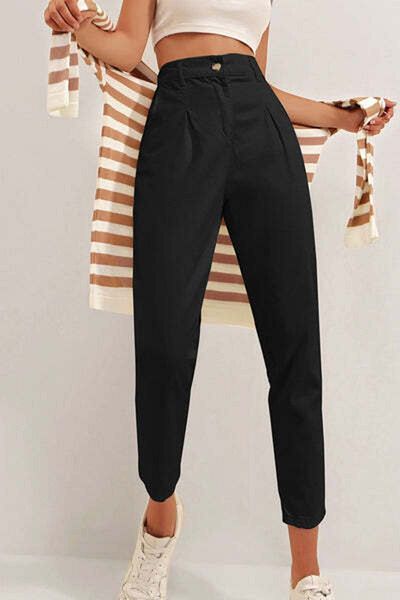StreetWear Outlet Women's Pants, Cropped, Mom-Fit Cut with Oblique Pockets