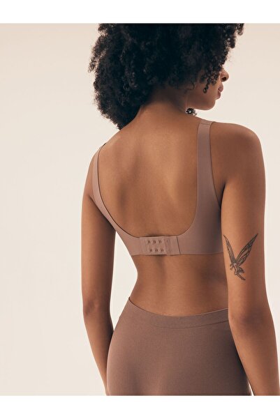 Henderson Seamless Lace Top Bra With Plain Pattern Elegant & Comfortable | Blake