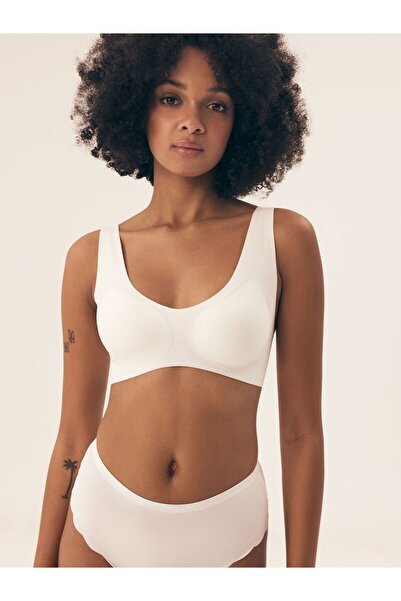 Henderson Seamless Lace Top Bra With Plain Pattern Elegant & Comfortable | Blake