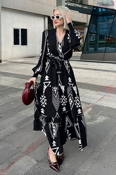 Madmext Μακρύ γυναικείο φόρεμα με μαύρο/λευκό σχέδιο με διπλό πέτο MG2052