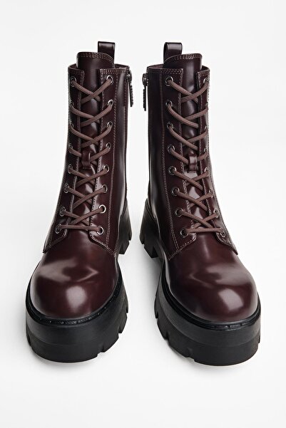 Bershka Bağcıklı tırtıklı tabanlı bot