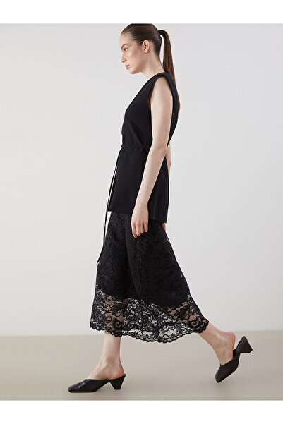 LC Waikiki Nevavm Self-Patterned Embroidered Pencil Skirt with Zipper at the ...
